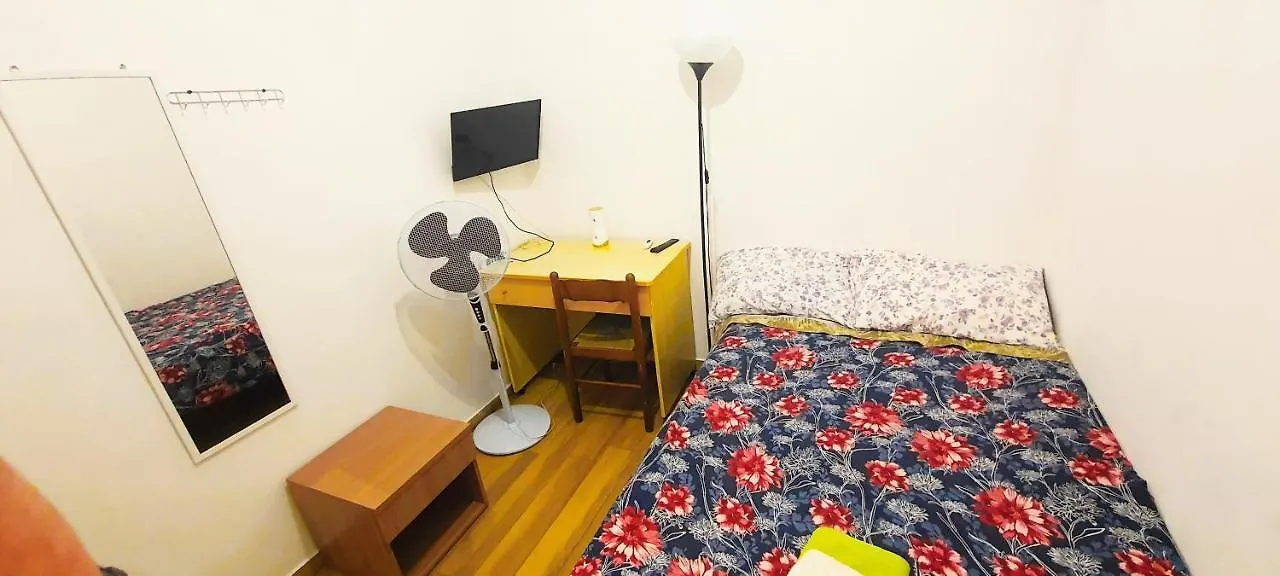 ** Pensión Cozy Rooms Roma Italia