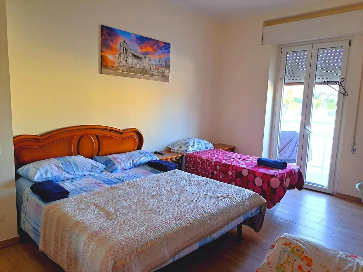 Cozy Rooms Roma 2*,  Italia